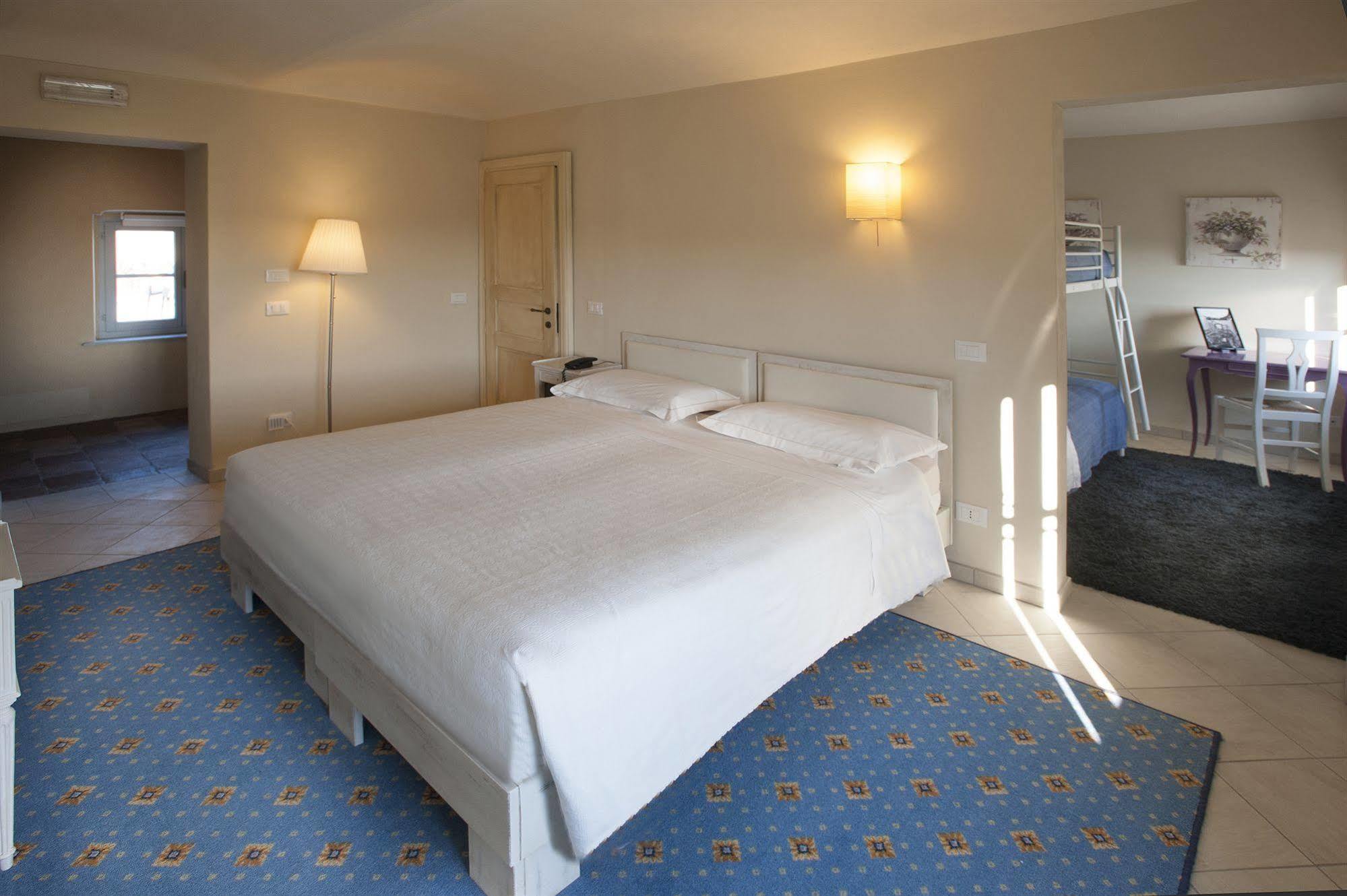 Hotel Il Campanile Cherasco Luaran gambar