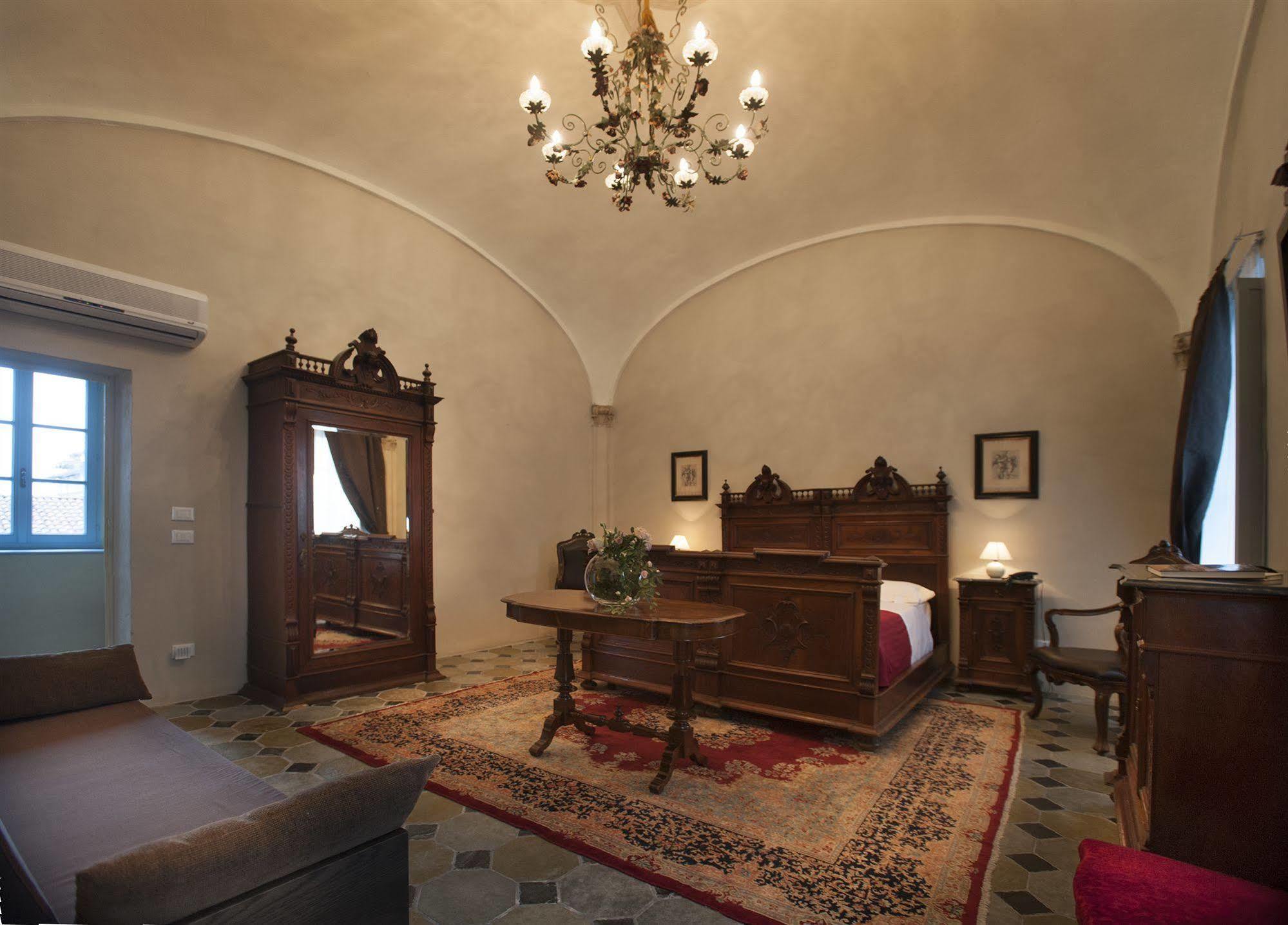Hotel Il Campanile Cherasco Luaran gambar