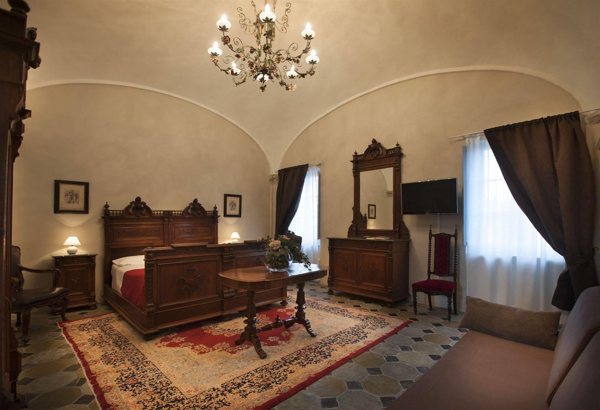 Hotel Il Campanile Cherasco Luaran gambar