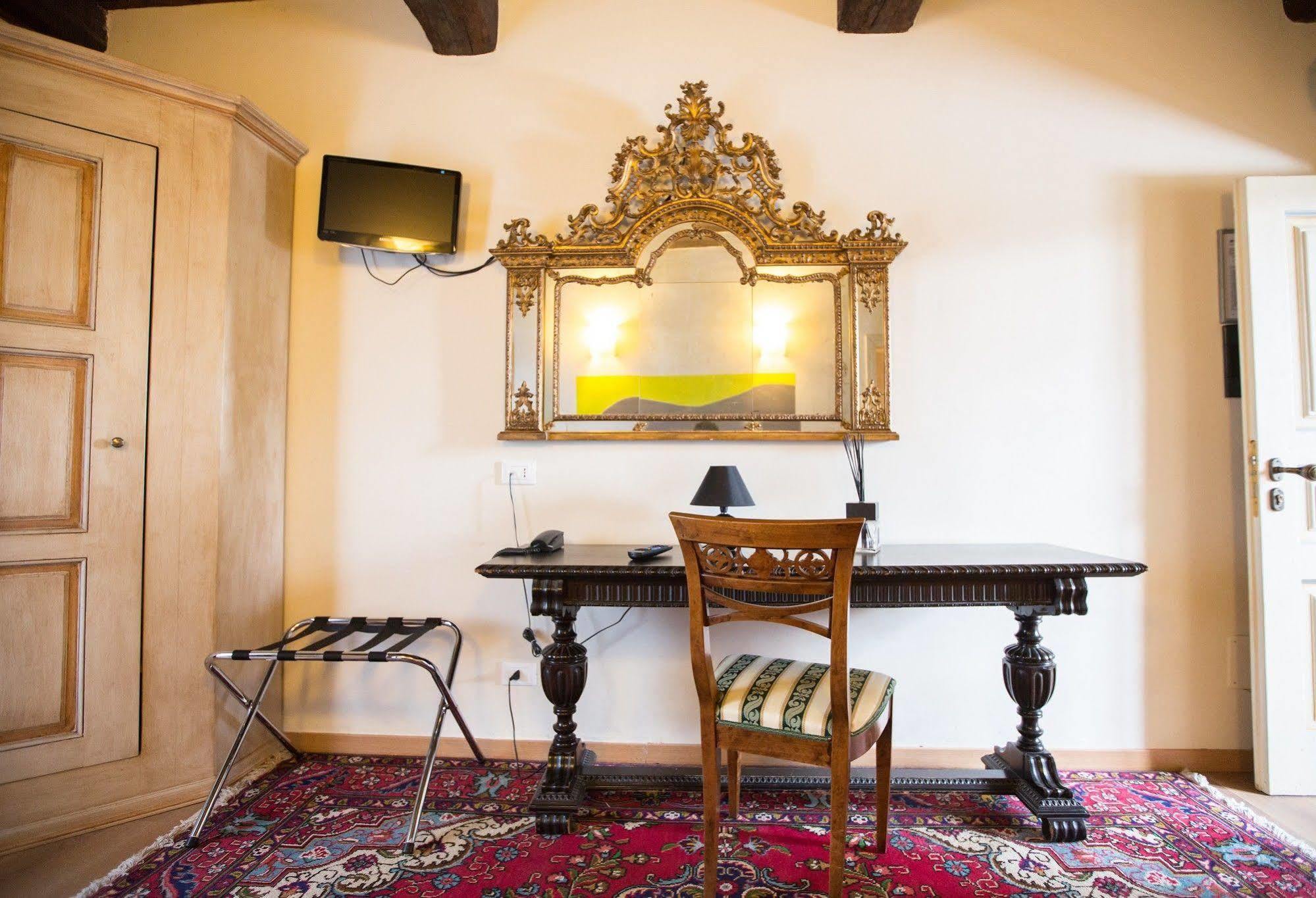 Hotel Il Campanile Cherasco Luaran gambar